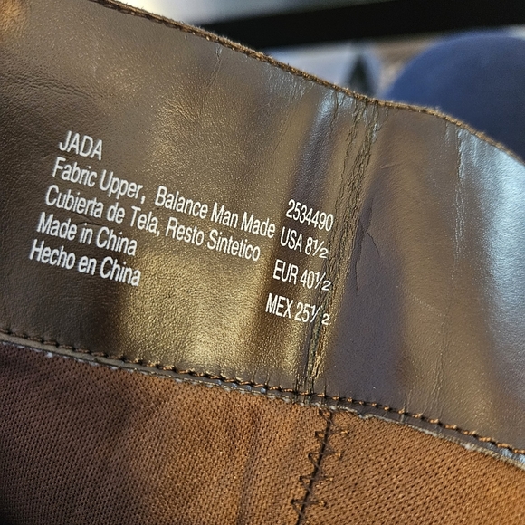 Boots - Picture 4 of 5